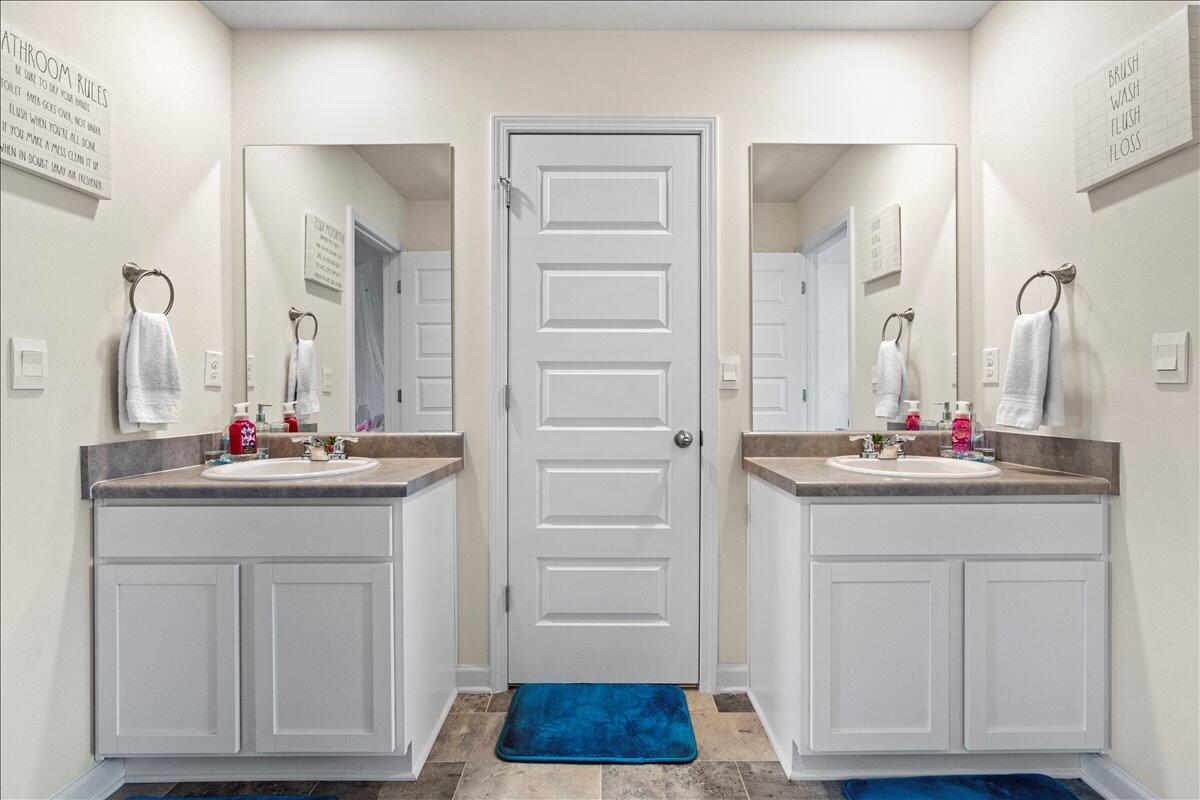 1203 Sambar Circle Grovetown, GA 30813 - Photo 25 of 31 25-Jack & Jill Bathroom