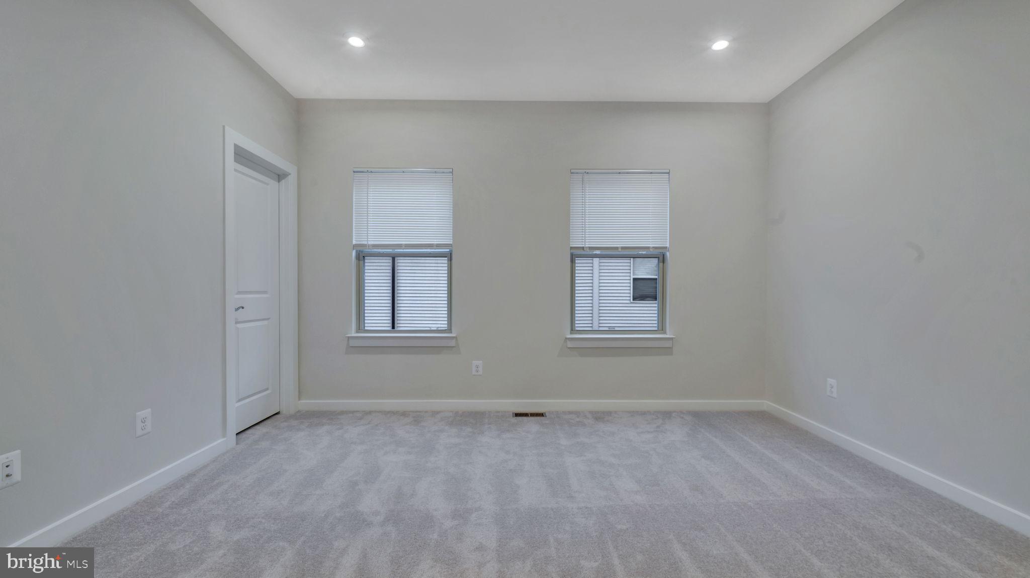 13170 Arches Road Herndon, VA 20170 - Photo 8 of 30 an empty room with a window