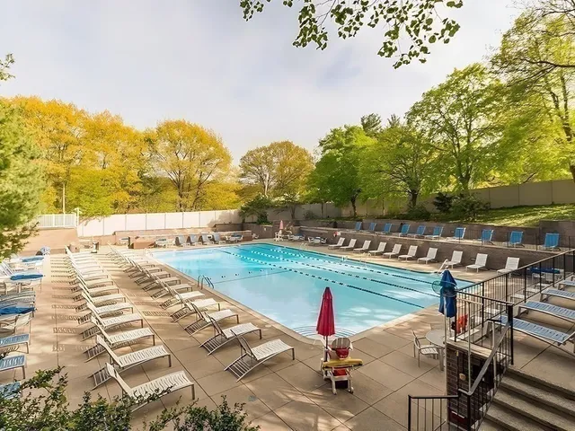 $880,000 | 33 Pond Avenue, Unit 919, Brookline, MA 02445