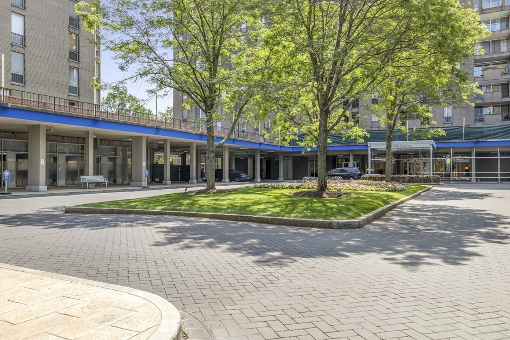 33 Pond Avenue, Unit 919 Brookline, MA 02445 - Photo 3 of 37