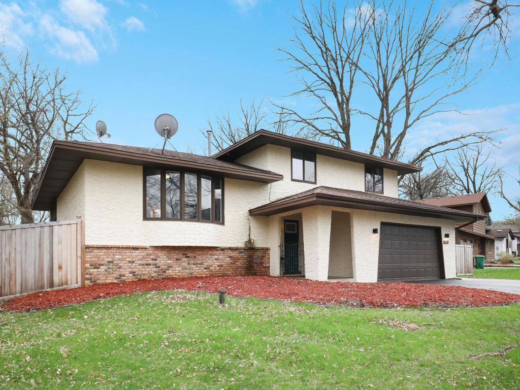 12821 Overlook Road Dayton, MN 55327 - Photo 3 of 39 Gallery Image 3
