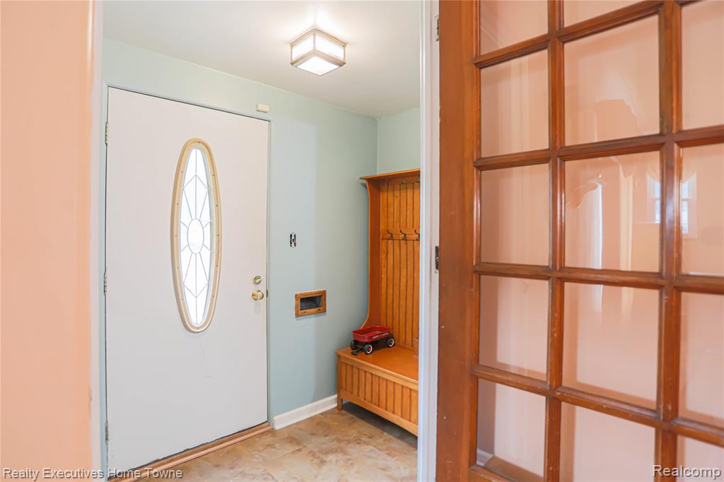22757 Rausch Avenue Eastpointe, MI 48021 - Photo 7 of 27