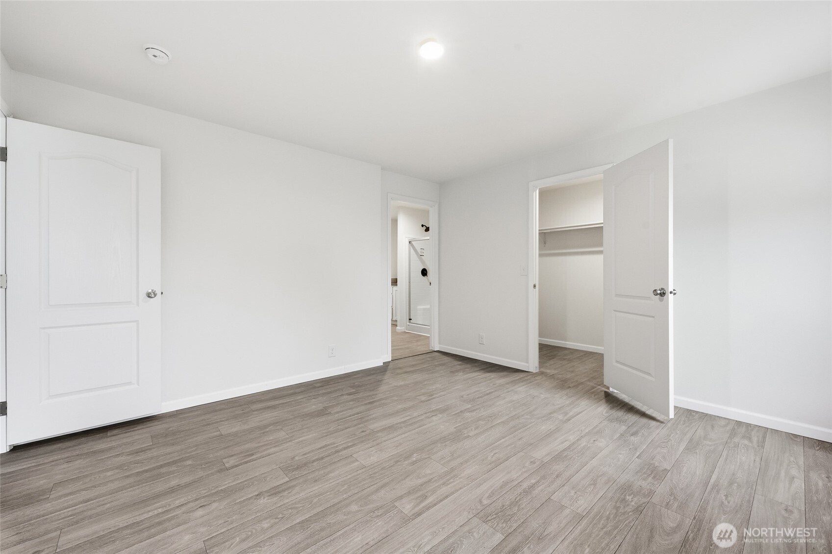 30 Porter Creek Road Elma, WA 98541 - Photo 17 of 33 a view of an empty room with wooden floor