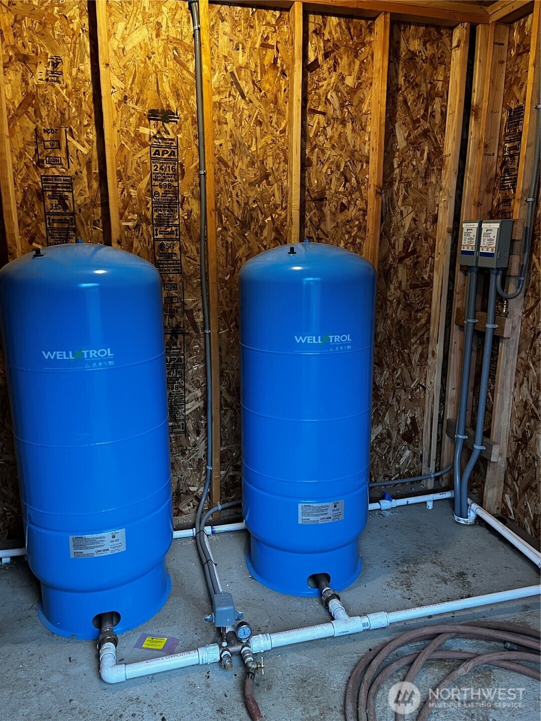 30 Porter Creek Road Elma, WA 98541 - Photo 8 of 12 a house view with a outdoor space