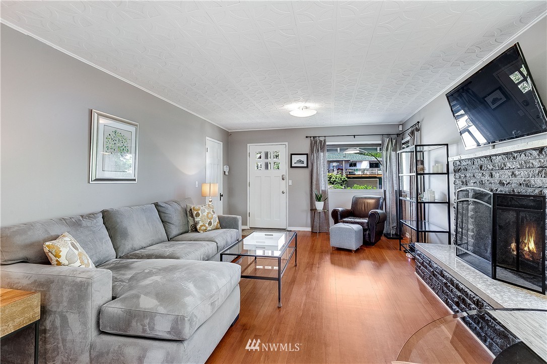 741 North 96th Street Seattle, WA 98103 - Photo 3 of 21 Gallery Image 3