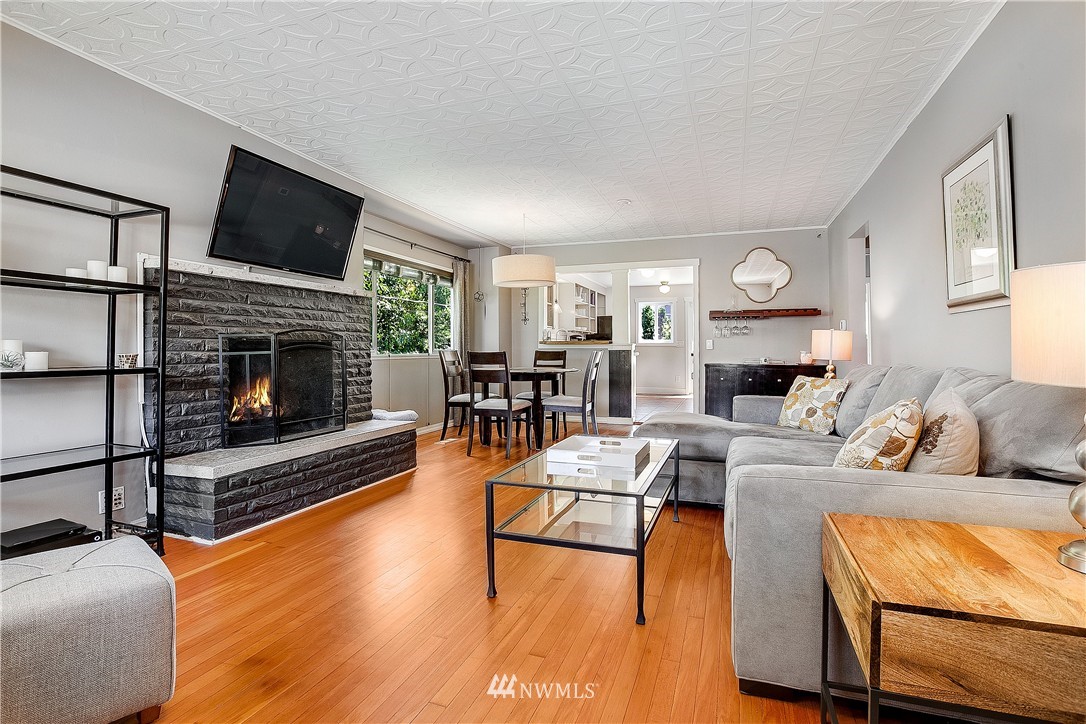 741 North 96th Street Seattle, WA 98103 - Photo 4 of 21 Gallery Image 4