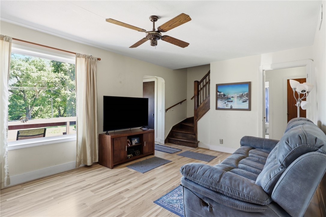 4853 West Ridge Road Parma, NY 14559 - Photo 5 of 39 Living room