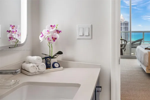 $10,250 | 4401 Collins Avenue, Unit 3505, Miami Beach, FL 33140