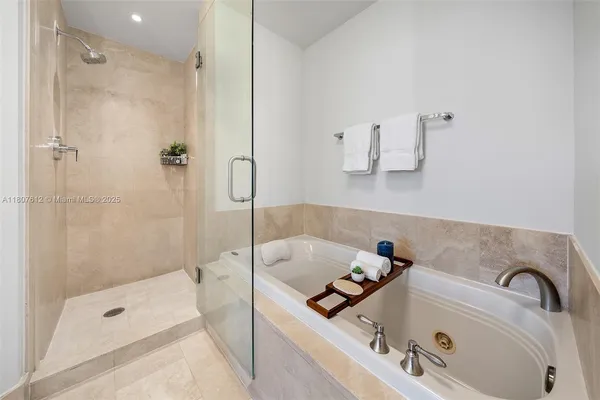 $10,250 | 4401 Collins Avenue, Unit 3505, Miami Beach, FL 33140