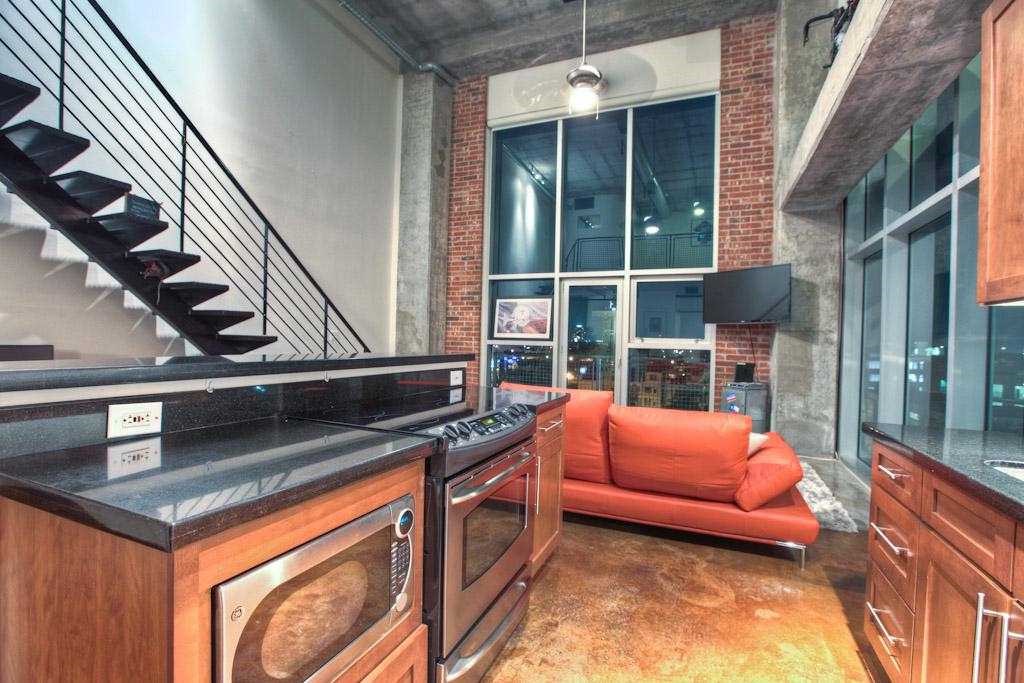 2000 Bagby Street, Unit 7412 Houston, TX 77002 - Photo 3 of 20