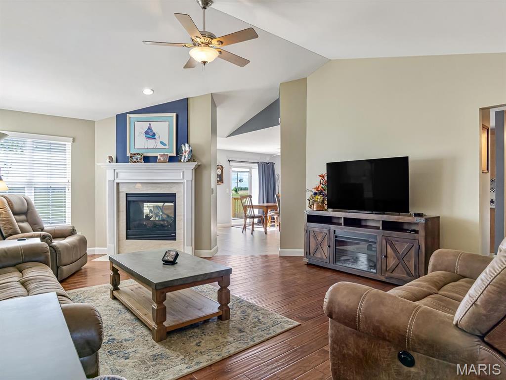 331 Independence Avenue Waterloo, IL 62298 - Photo 9 of 35