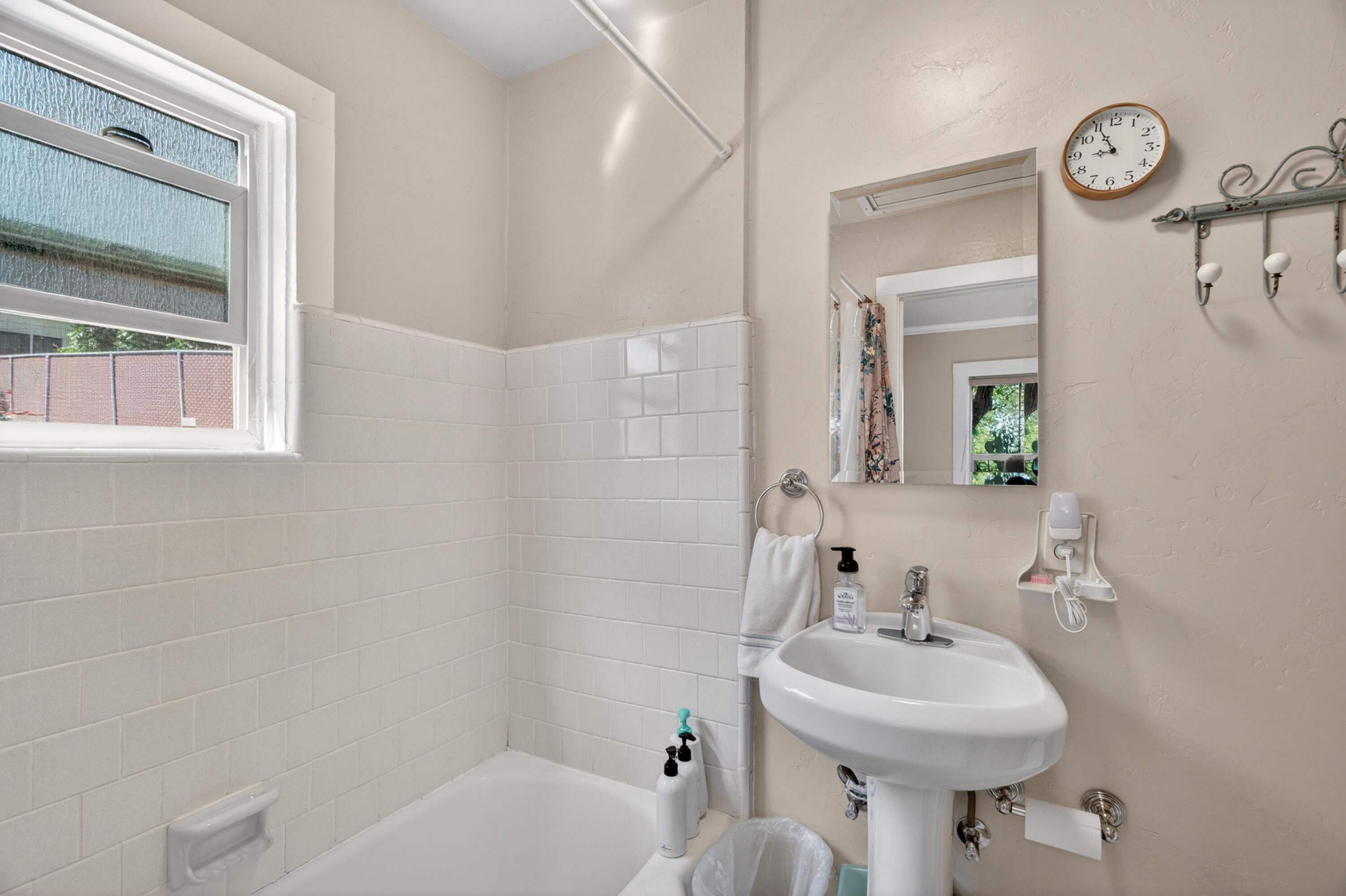 2405 Butte Street Redding, CA 96001 - Photo 20 of 45 2405 Butte St-02646