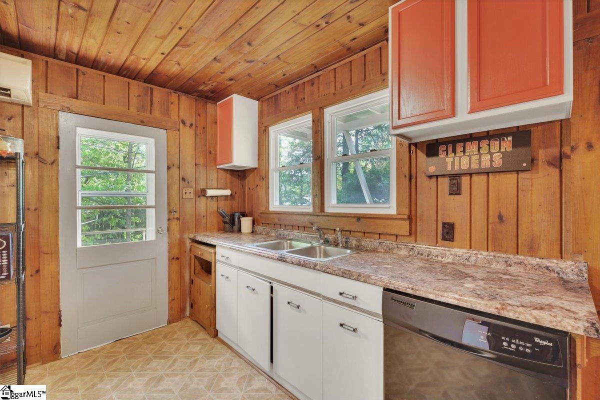 105 Nettles Road Clemson, SC 29631 - Photo 6 of 36 Gallery Image 6