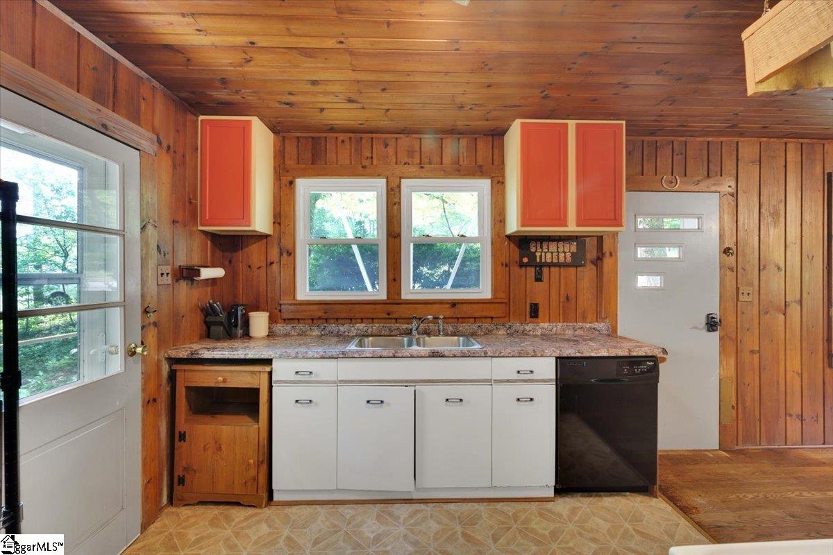 105 Nettles Road Clemson, SC 29631 - Photo 9 of 36 Gallery Image 9