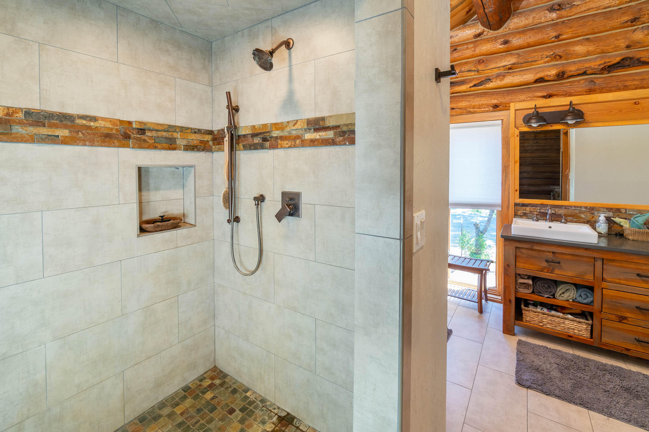 32907 River Bend Road Chiloquin, OR 97624 - Photo 11 of 83 a bathroom with a shower