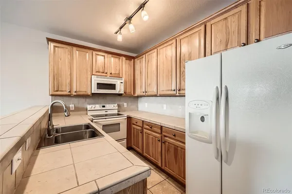 $394,900 | 16366 East Fremont Avenue, Unit 11, Aurora, CO 80016
