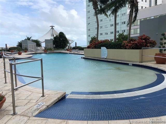 244 Biscayne Boulevard, Unit 401 Miami, FL 33132 - Photo 33 of 36 a view of outdoor space with seating area