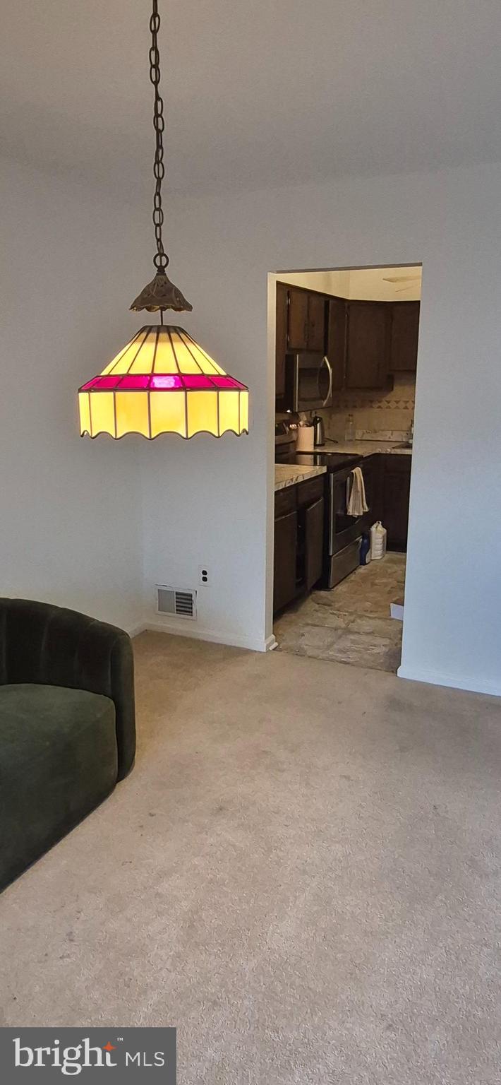 8 Del Sol Place Sicklerville, NJ 08081 - Photo 13 of 40 a view of a livingroom with a furniture