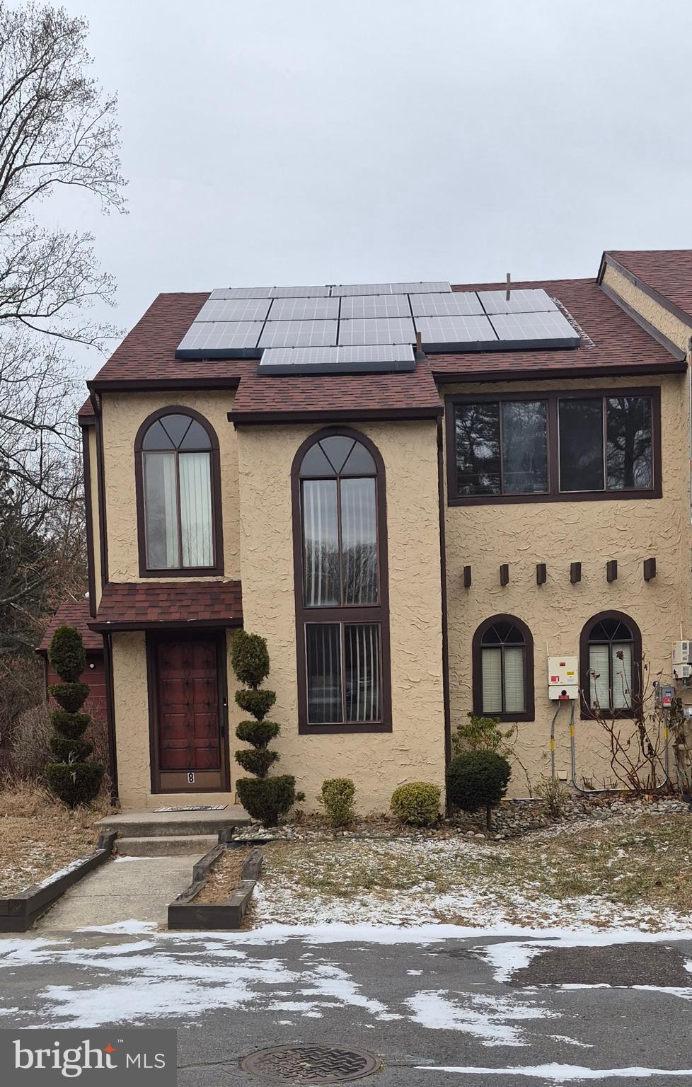 8 Del Sol Place Sicklerville, NJ 08081 - Photo 2 of 40 a front view of a house with garden