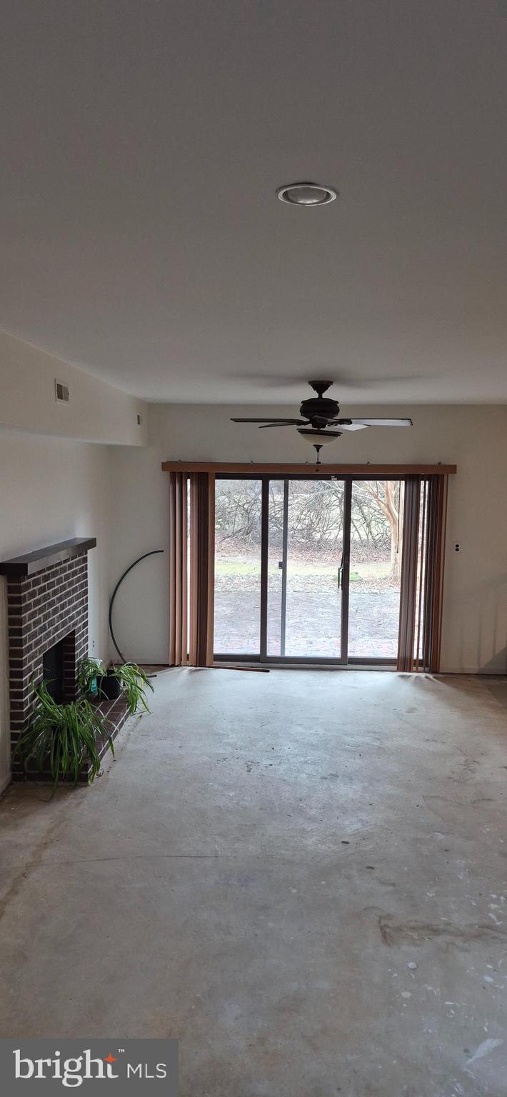 8 Del Sol Place Sicklerville, NJ 08081 - Photo 8 of 40 a view of large room