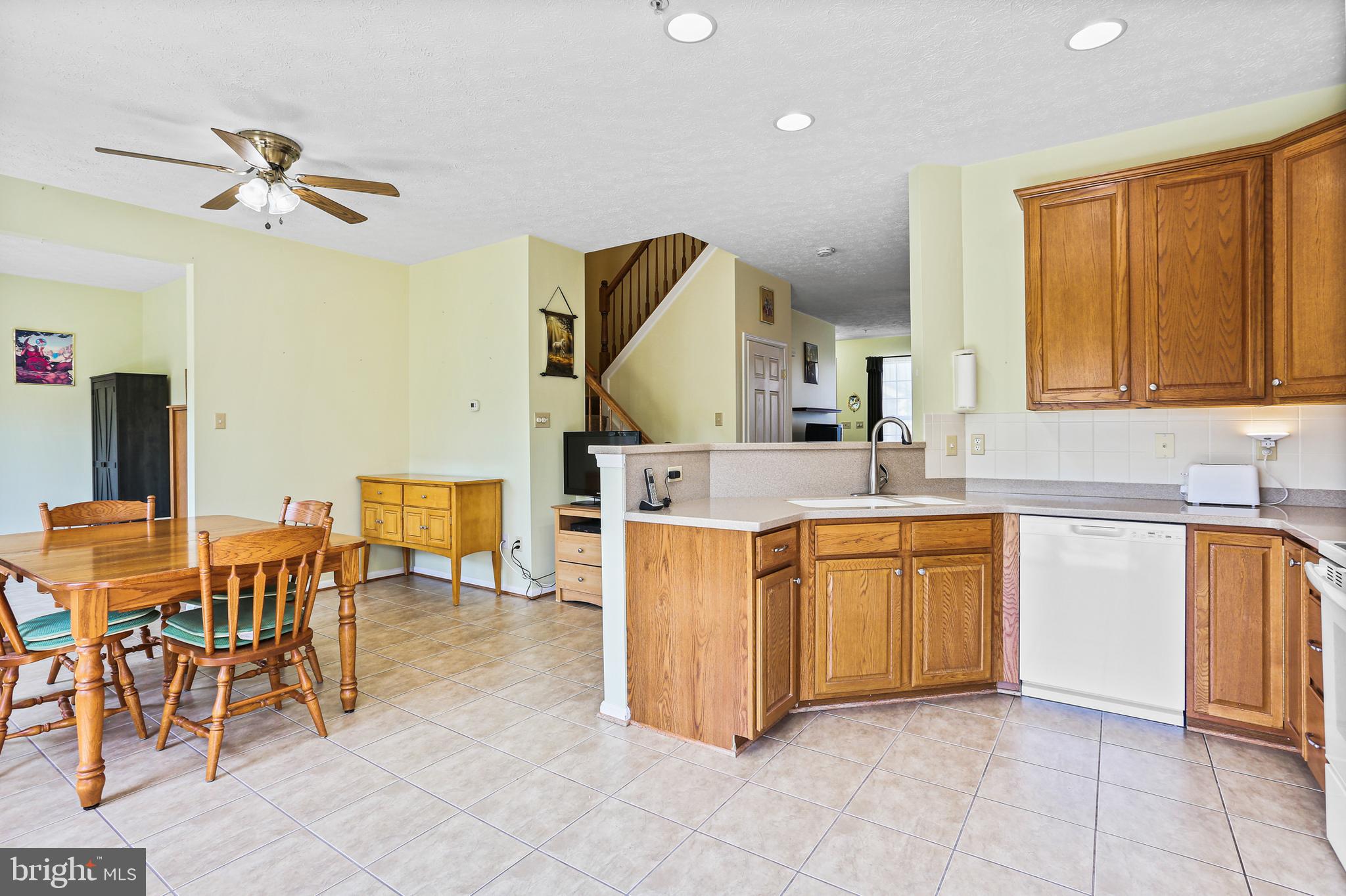 616 Tinker Road Middle River, MD 21220 - Photo 5 of 26 Eat-in Kitchen