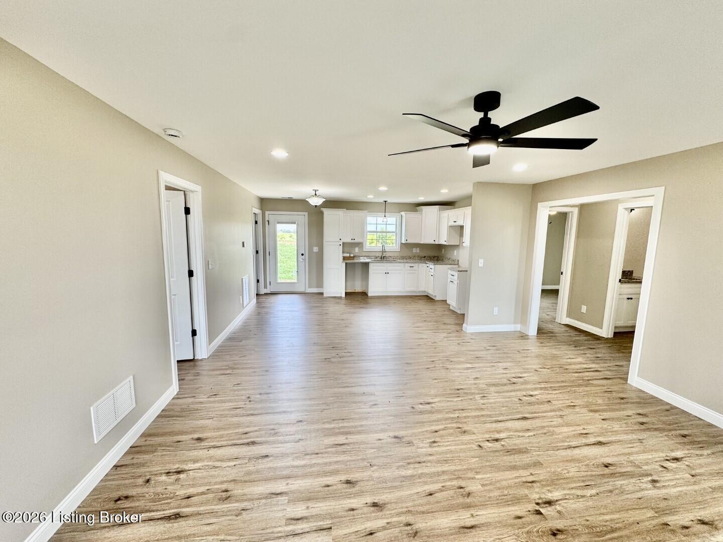 1634 Old Perryville Loop Springfield, KY 40069 - Photo 2 of 23 002_Living Room