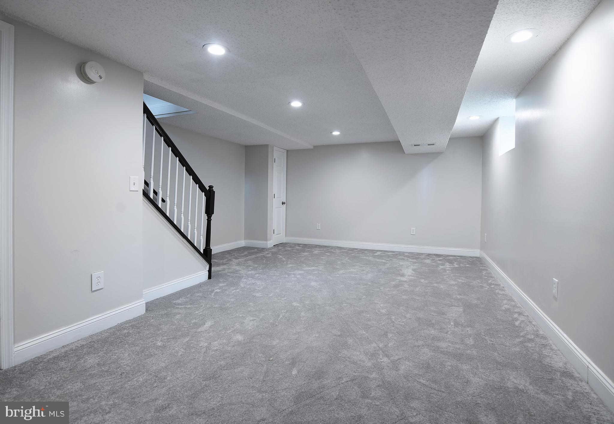 1916 Oxley Road Baltimore, MD 21222 - Photo 15 of 27 FAMILY ROOM