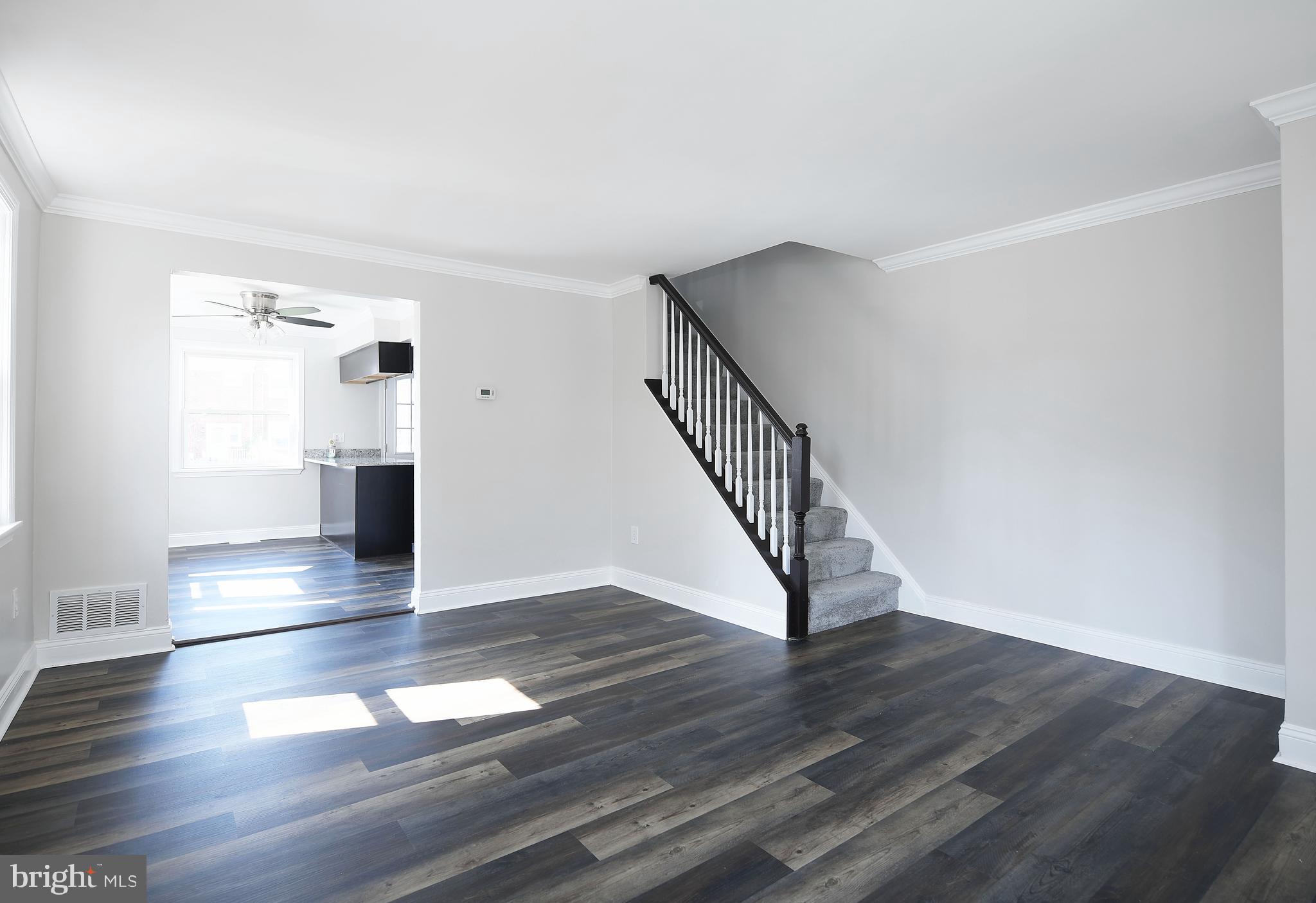 1916 Oxley Road Baltimore, MD 21222 - Photo 4 of 27 LIVING ROOM