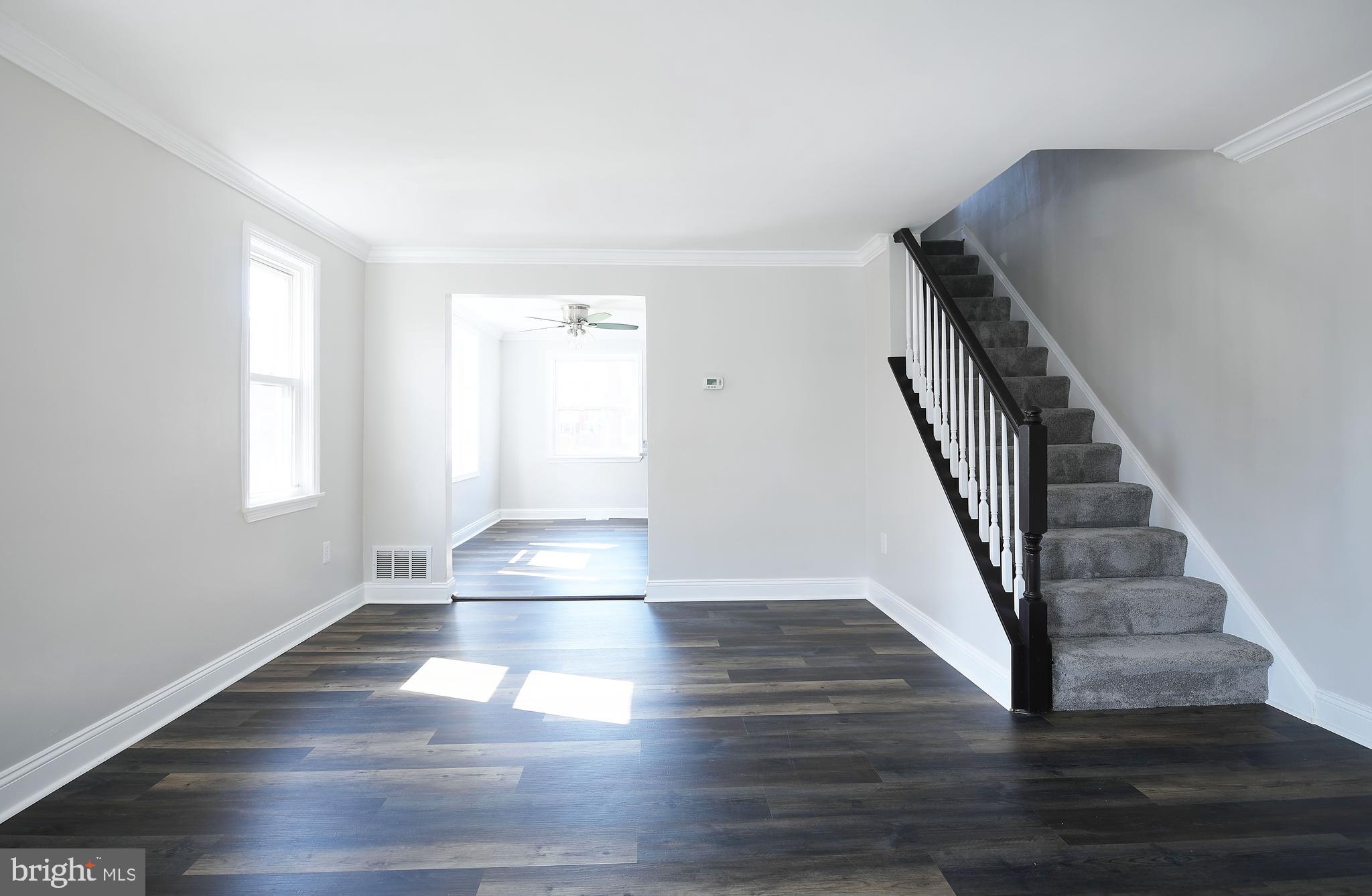 1916 Oxley Road Baltimore, MD 21222 - Photo 5 of 27 LIVING ROOM