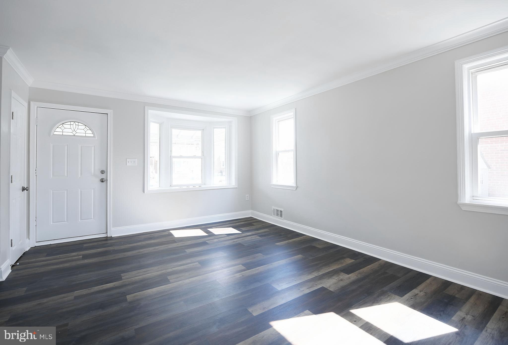 1916 Oxley Road Baltimore, MD 21222 - Photo 6 of 27 BAY WINDOW
