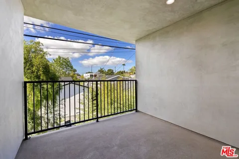 $2,999,000 | 2621 Veteran Avenue, Los Angeles, CA 90064