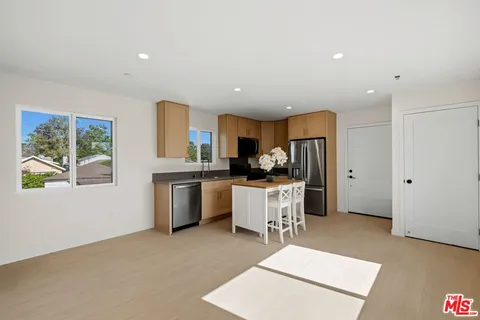 $2,999,000 | 2621 Veteran Avenue, Los Angeles, CA 90064