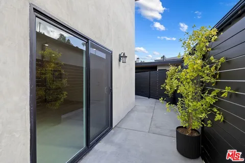 $2,999,000 | 2621 Veteran Avenue, Los Angeles, CA 90064