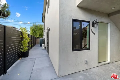$2,999,000 | 2621 Veteran Avenue, Los Angeles, CA 90064