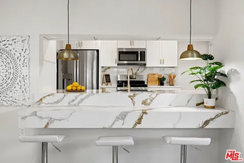 $2,999,000 | 2621 Veteran Avenue, Los Angeles, CA 90064