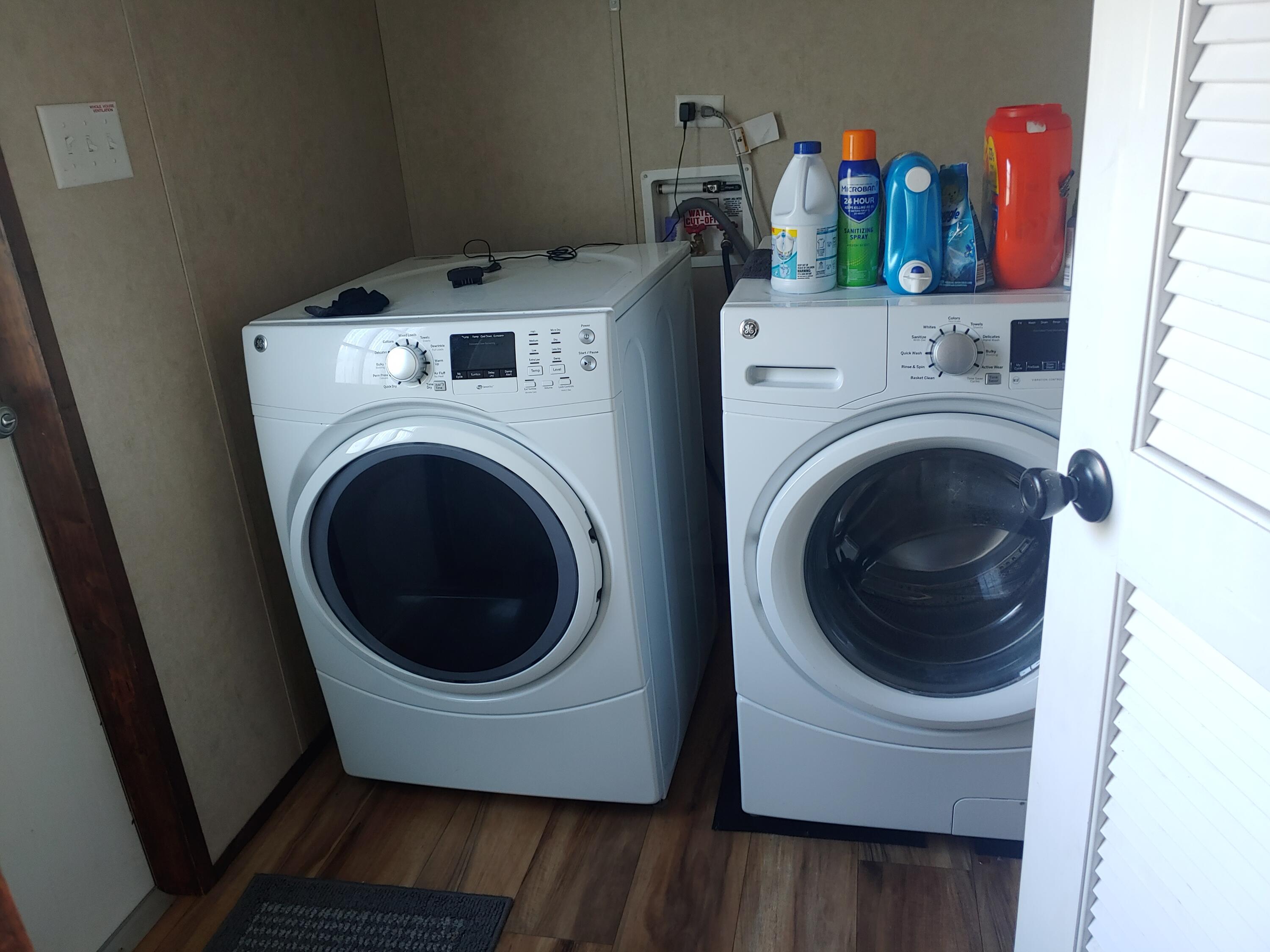 593 Mt Olive Road Santee, SC 29142 - Photo 25 of 32 Laundry Room