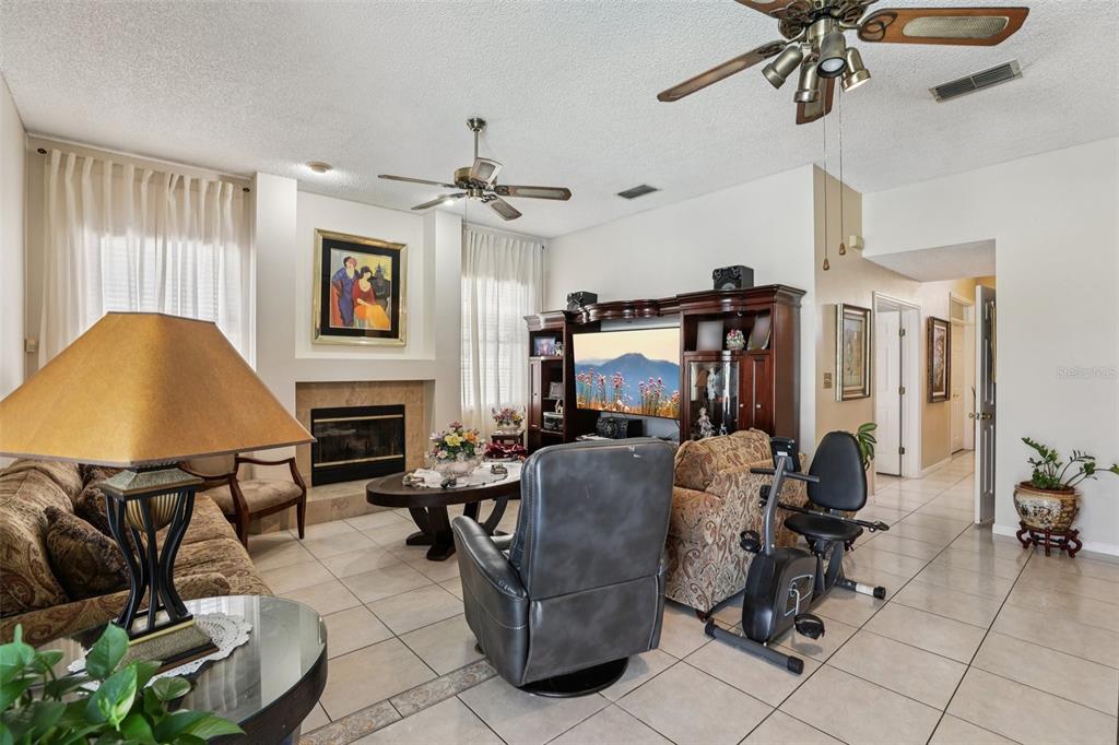 3521 Molona Drive Orlando, FL 32837 - Photo 6 of 40