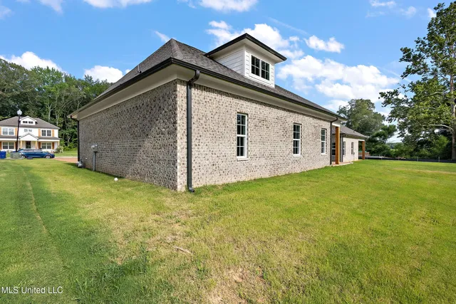 $399,900 | 1375 Creekside Lane, Hernando, MS 38632