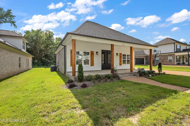 $399,900 | 1375 Creekside Lane, Hernando, MS 38632