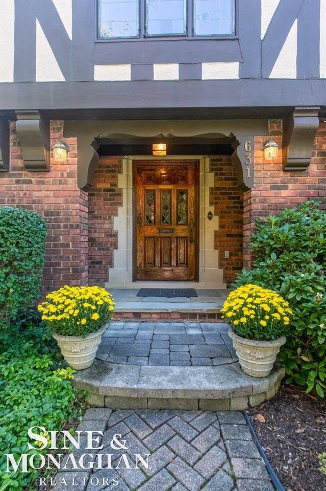 631 Pemberton Road Grosse Pointe Park, MI 48230 - Photo 2 of 32