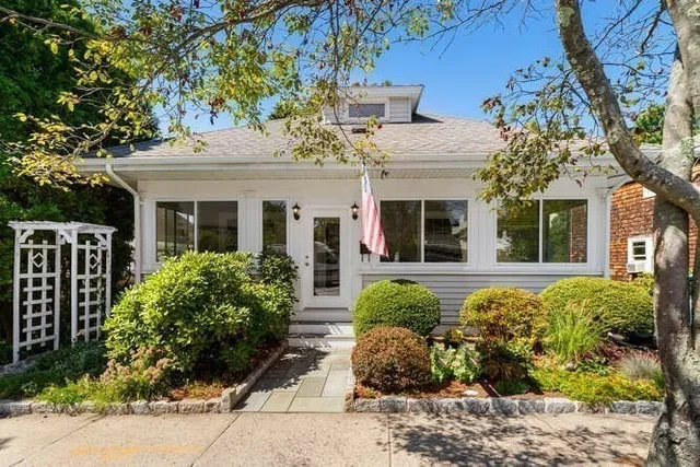 $857,500 | 37 Livingstone Avenue, Beverly, MA 01915