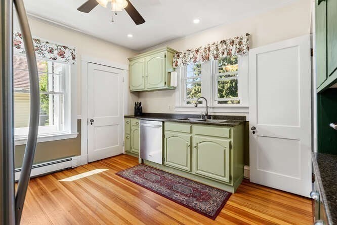 37 Livingstone Avenue Beverly, MA 01915 - Photo 13 of 37