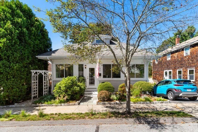 37 Livingstone Avenue Beverly, MA 01915 - Photo 2 of 37