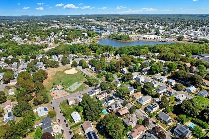 37 Livingstone Avenue Beverly, MA 01915 - Photo 36 of 37