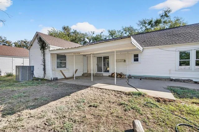 $274,990 | 605 Highway 36, Comanche, TX 76442