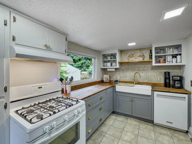 $2,800 | 43-xx 43-xx Harriet, Minneapolis, MN 55409