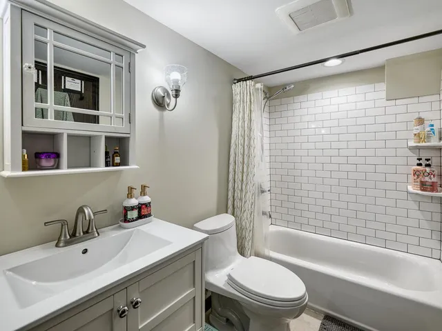 $2,800 | 43-xx 43-xx Harriet, Minneapolis, MN 55409