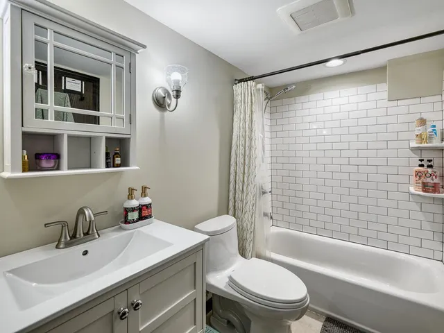 $3,000 | 43-xx 43-xx Harriet, Minneapolis, MN 55409