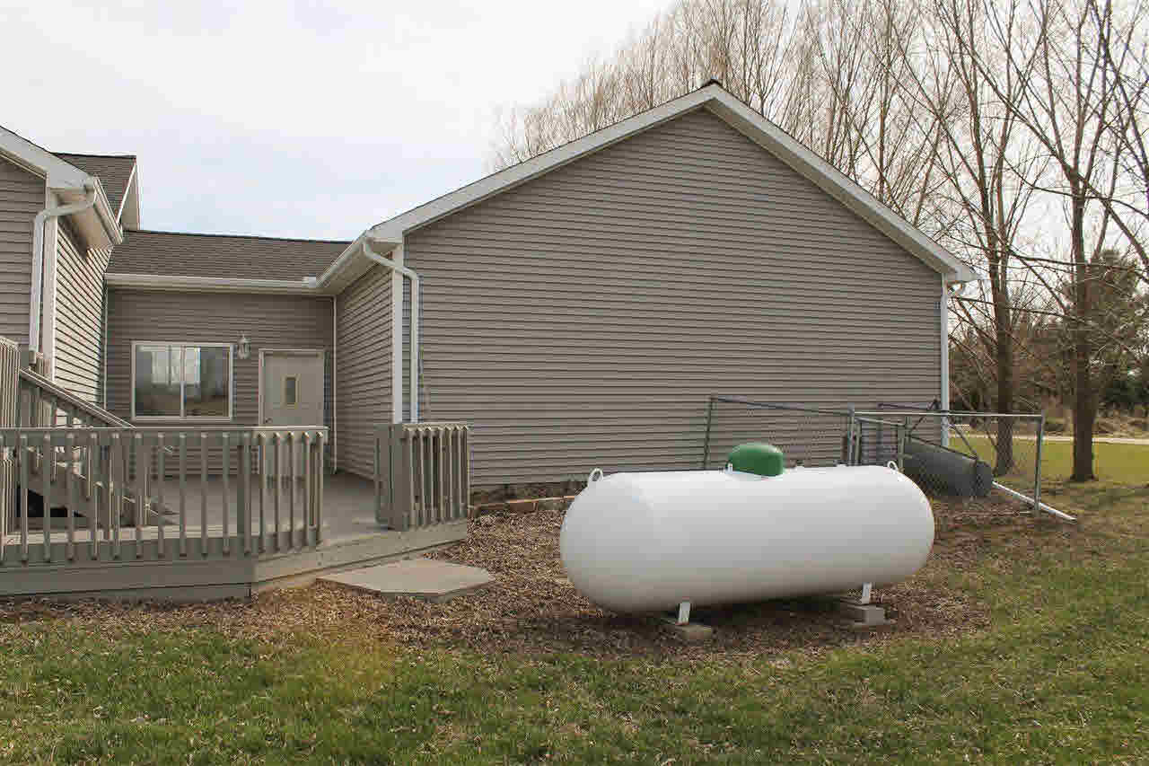 9897 East Miller Road Durand, MI 48429 - Photo 5 of 42 21438888-4.JPG