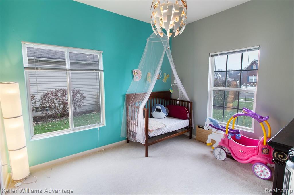 2052 Lagoon Drive Rochester, MI 48309 - Photo 22 of 32